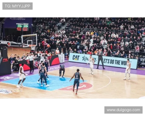 篮球激战季后赛精彩纷呈 强队争锋逐梦总冠军荣耀